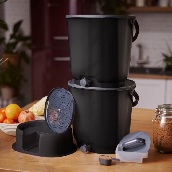Lot de 2 composteurs Bokashi Essential + base – 15,3 L – Gris foncé – Activateur