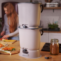 Lot de 2 composteurs Bokashi Essential + base – 15,3 L – Gris clair – Activateur