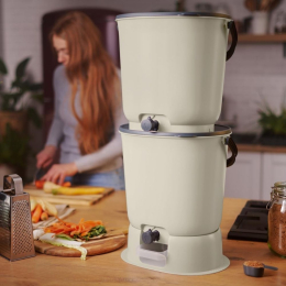 Lot de 2 composteurs Bokashi Essential + base – 15,3 L – Blanc crème – Activateu